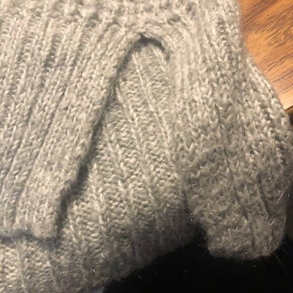 Hollister Gray Sweater - Picture 4 of 5